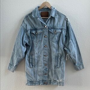 American Eagle Outfitters Oversized Boyfriend Denim Jacket